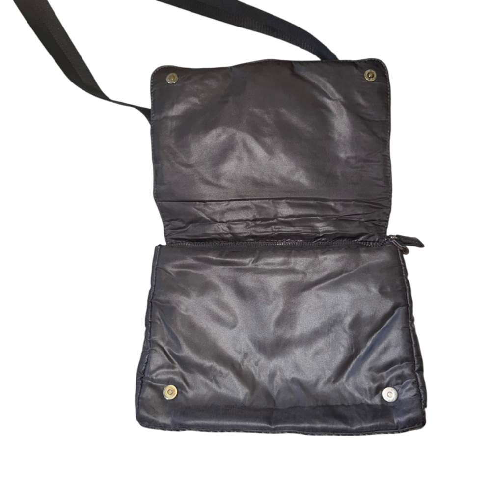 Caraa X Athleta Nylon Puffer crossbody Purse - Picture 3 of 7
